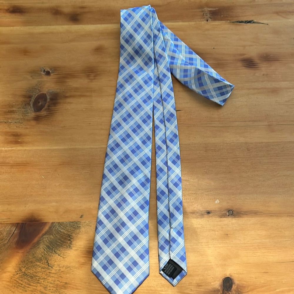 Geoffrey Beene men’s tie - excellent condition